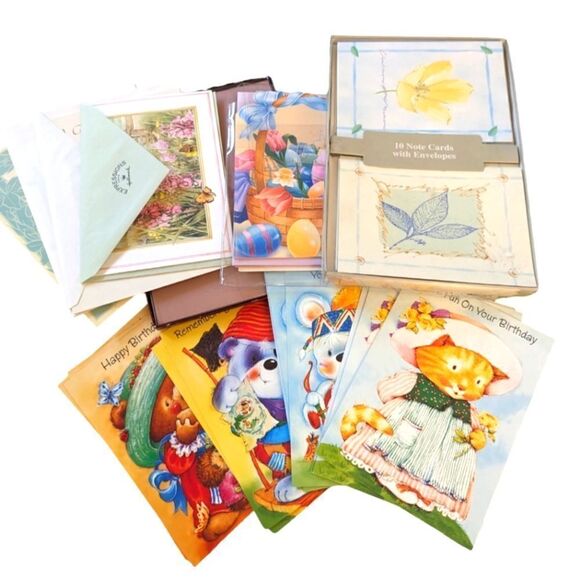 Large lot of cards and stationary‎ - Picture 1 of 9